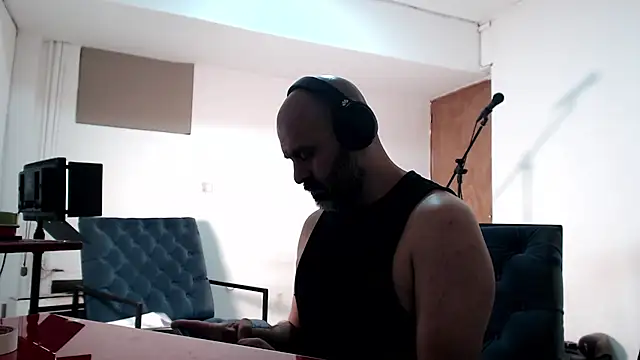 Gabriel Harmant online show from 12/18/24, 07:52