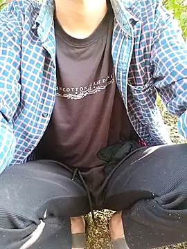 Snapshot of Piyush_2024 chatting on 03/04/25, 11:08 Piyush 2024 online show from 03/04/25, 11:08