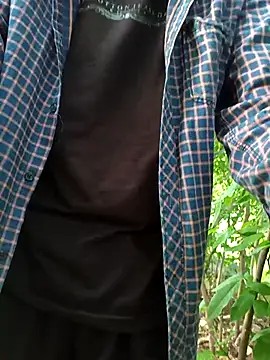 Snapshot of Piyush_2024 chatting on 09/11/25, 01:17 Piyush 2024 online show from 09/11/25, 01:17