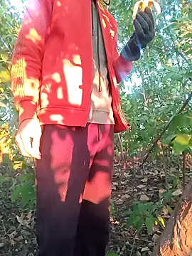 Snapshot of Piyush_2024 chatting on 12/18/25, 01:55 Piyush 2024 online show from 12/18/25, 01:55