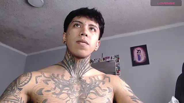 Snapshot of Nickhot0609 chatting on 01/15/25, 10:13 Nickhot0609 online show from 01/15/25, 10:13