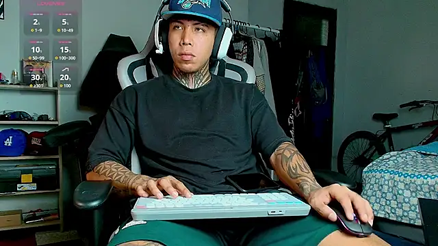 Snapshot of Nickhot0609 chatting on 10/09/25, 04:27 Nickhot0609 online show from 10/09/25, 04:27