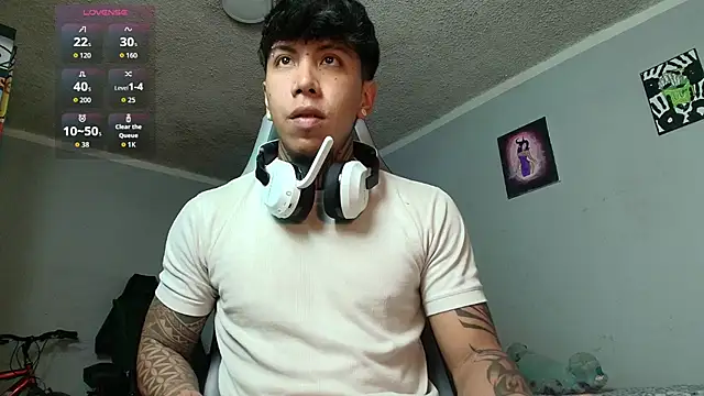 Snapshot of Nickhot0609 chatting on 10/16/25, 01:50 Nickhot0609 online show from 10/16/25, 01:50