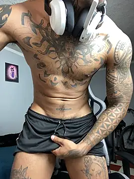 Snapshot of Nickhot0609 chatting on 11/11/25, 07:47 Nickhot0609 online show from 11/11/25, 07:47