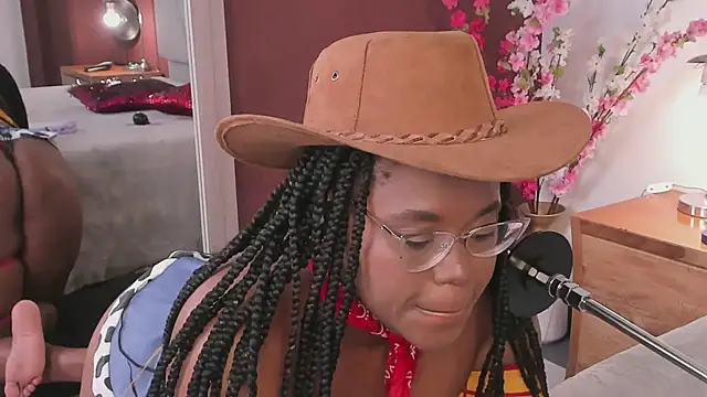 Snapshot of Makena_gh chatting on 07/05/26, 03:13 Makena gh online show from 07/05/26, 03:13