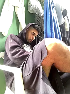 Snapshot of Jestebanano chatting on 09/20/25, 03:57 Jestebanano online show from 09/20/25, 03:57