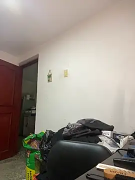 Snapshot of Jestebanano chatting on 10/18/25, 04:04 Jestebanano online show from 10/18/25, 04:04