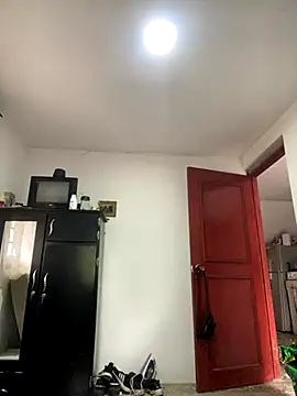 Snapshot of Jestebanano chatting on 10/23/25, 01:32 Jestebanano online show from 10/23/25, 01:32