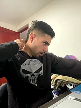 Snapshot of Jestebanano chatting on 10/29/25, 12:40 Jestebanano online show from 10/29/25, 12:40