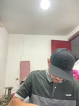 Snapshot of Jestebanano chatting on 01/17/26, 12:43 Jestebanano online show from 01/17/26, 12:43