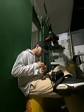 Jestebanano online show from 05/17/26, 04:54