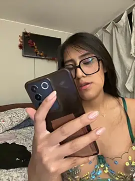 AleFantasy0001 online show from 11/12/25, 04:24