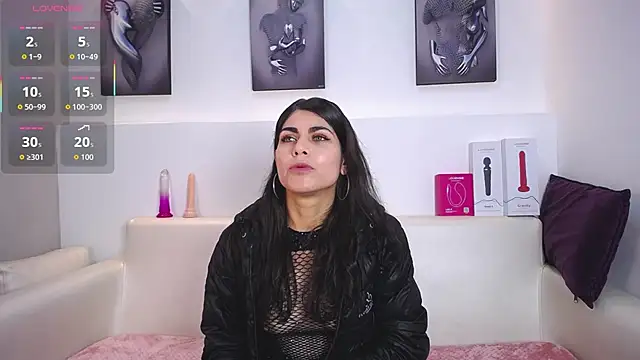 Melodi Roux online show from 11/19/25, 05:40