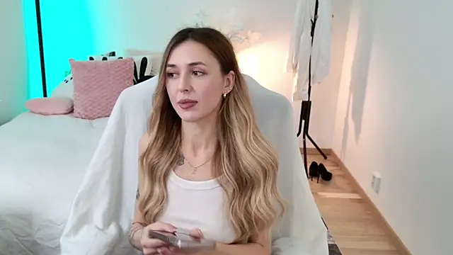 Sophie Enzo online show from 01/17/25, 08:34