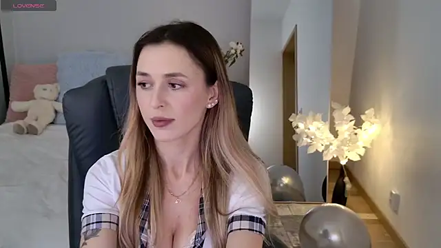 Sophie Enzo online show from 03/22/25, 09:42