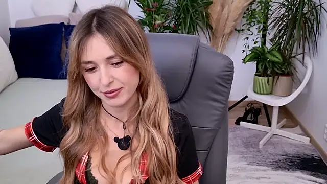 Sophie Enzo online show from 09/20/25, 09:05