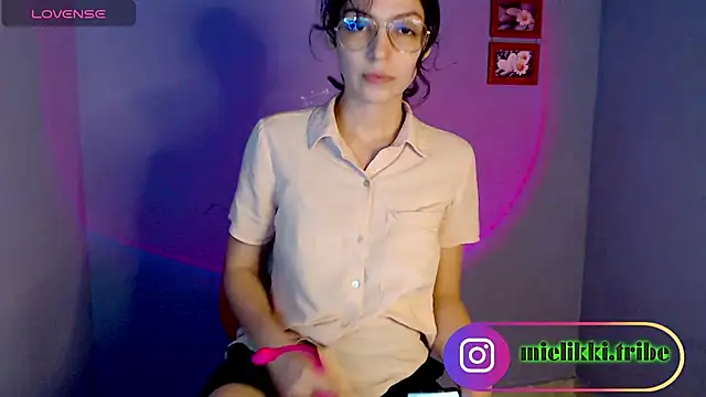 mielikki001 online show from 12/20/24, 09:50