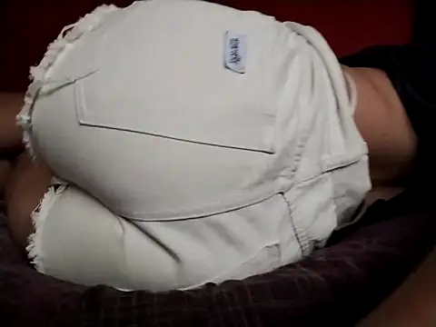 Snapshot of Cloeegoth chatting on 03/22/25, 03:42 Cloeegoth online show from 03/22/25, 03:42