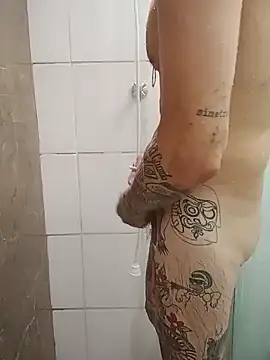 Snapshot of rolesexy chatting on 12/13/24, 01:37 rolesexy online show from 12/13/24, 01:37