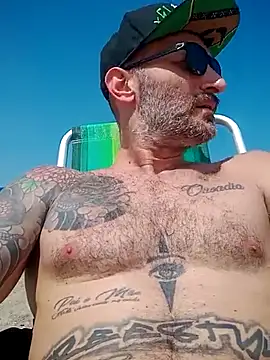 Snapshot of rolesexy chatting on 02/15/25, 05:28 rolesexy online show from 02/15/25, 05:28