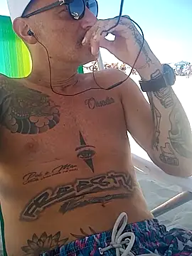 Snapshot of rolesexy chatting on 03/09/25, 02:54 rolesexy online show from 03/09/25, 02:54