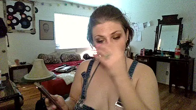 sophiarica online show from 04/16/26, 09:39