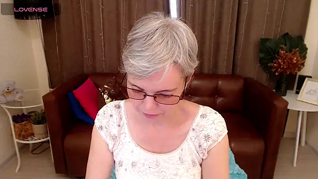 Cutie Erikaa1 online show from 03/01/25, 08:45