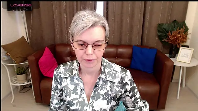 Cutie Erikaa1 online show from 03/09/25, 05:33