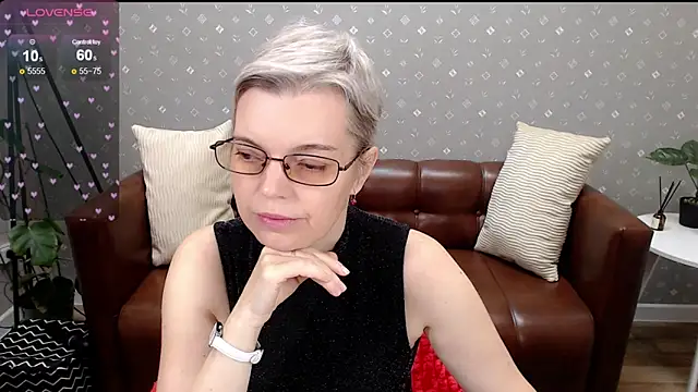 Cutie Erikaa1 online show from 10/14/25, 02:12