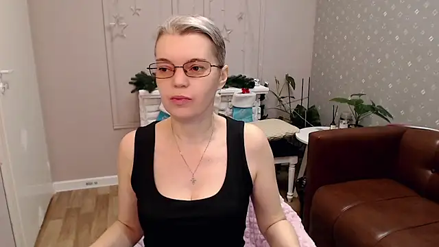 Cutie Erikaa1 online show from 01/09/26, 02:25