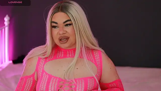 Snapshot of MissLilaa chatting on 12/20/24, 04:46 MissLilaa online show from 12/20/24, 04:46