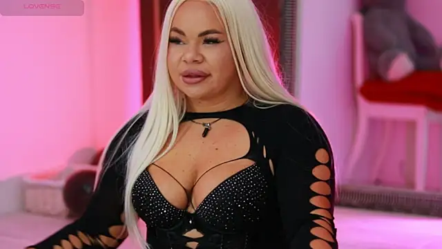 Snapshot of MissLilaa chatting on 03/02/25, 05:47 MissLilaa online show from 03/02/25, 05:47