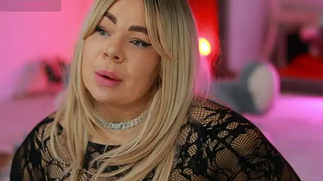 Snapshot of MissLilaa chatting on 03/16/25, 08:32 MissLilaa online show from 03/16/25, 08:32