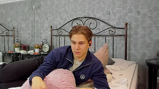 Snapshot of Marcus_Swampov chatting on 12/13/24, 11:55 Marcus Swampov online show from 12/13/24, 11:55