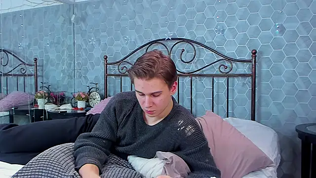 Snapshot of Marcus_Swampov chatting on 12/20/24, 10:49 Marcus Swampov online show from 12/20/24, 10:49