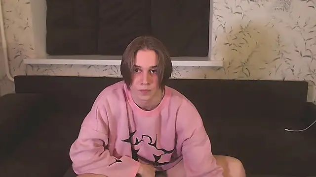 Snapshot of Marcus_Swampov chatting on 10/19/25, 04:18 Marcus Swampov online show from 10/19/25, 04:18