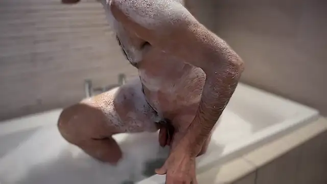 Snapshot of TowaFreespirit chatting on 01/01/25, 05:00 TowaFreespirit online show from 01/01/25, 05:00