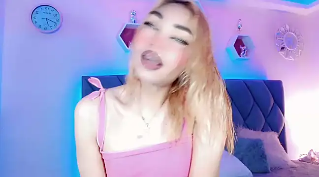 Hallyhott online show from 12/07/24, 12:35