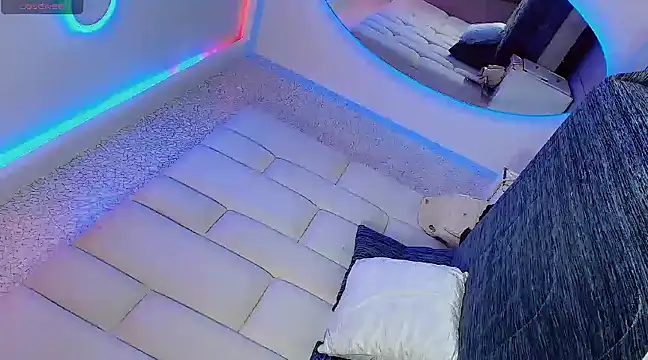 Hallyhott online show from 03/03/25, 04:25