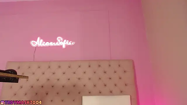 alice sofia online show from 04/18/26, 07:58