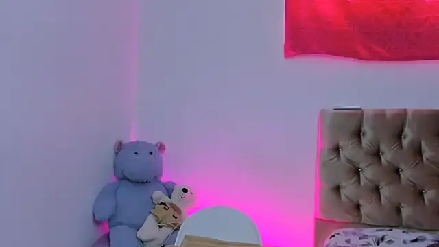 StassieBell online show from 03/10/25, 05:29