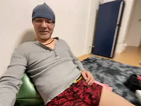 Grandpa29hijii online show from 02/03/25, 01:51