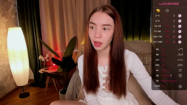 Snapshot of MilliBrown_ chatting on 03/08/25, 08:33 MilliBrown online show from 03/08/25, 08:33