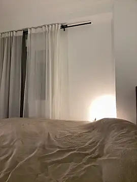 IamCrystal2 online show from 11/25/25, 12:32