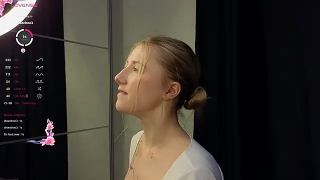 Snapshot of ArianaMur chatting on 01/14/25, 05:30 ArianaMur online show from 01/14/25, 05:30