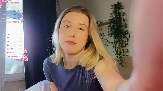 Snapshot of ArianaMur chatting on 03/23/25, 05:54 ArianaMur online show from 03/23/25, 05:54