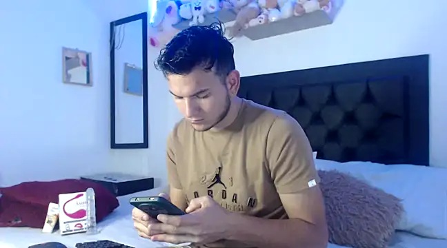 Latin Boy24 online show from 01/29/25, 04:30