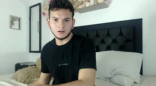 Latin Boy24 online show from 02/12/25, 04:44