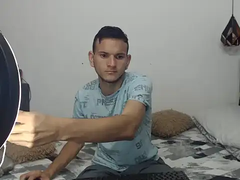 Latin Boy24 online show from 10/13/25, 04:29