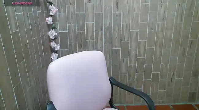 Snapshot of solyeria chatting on 12/12/24, 06:21 solyeria online show from 12/12/24, 06:21